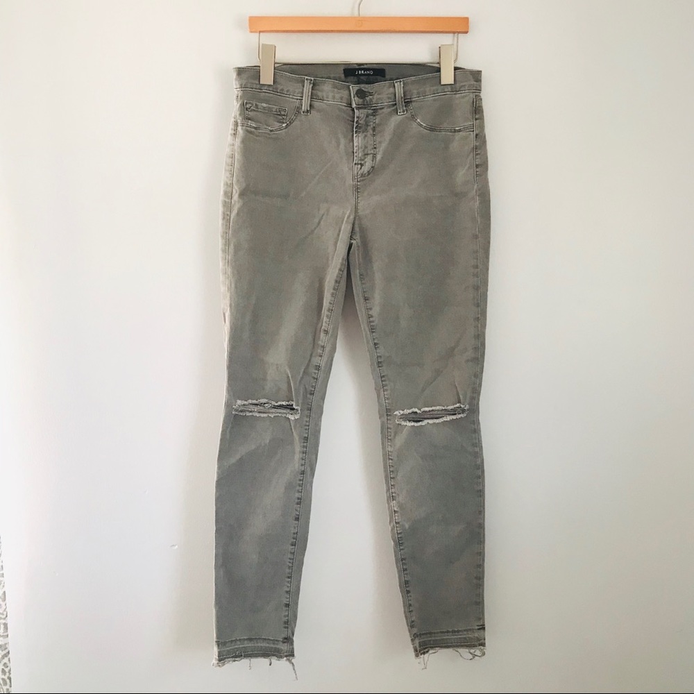 • PRICE FIRM‼️ | J BRAND | Distressed | 30